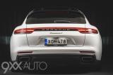 Valkoinen Porsche Panamera 4 E-Hybrid Sport Turismo