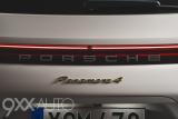 Valkoinen Porsche Panamera 4 E-Hybrid Sport Turismo