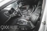 Valkoinen Porsche Panamera 4 E-Hybrid Sport Turismo