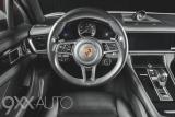 Valkoinen Porsche Panamera 4 E-Hybrid Sport Turismo