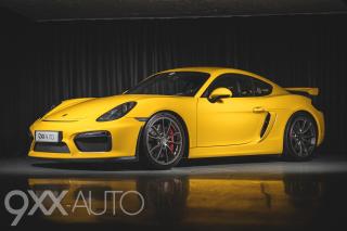Keltainen Porsche Cayman
