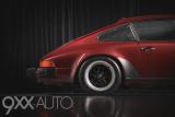 Punainen Porsche 911 3,2 Carrera Coupe