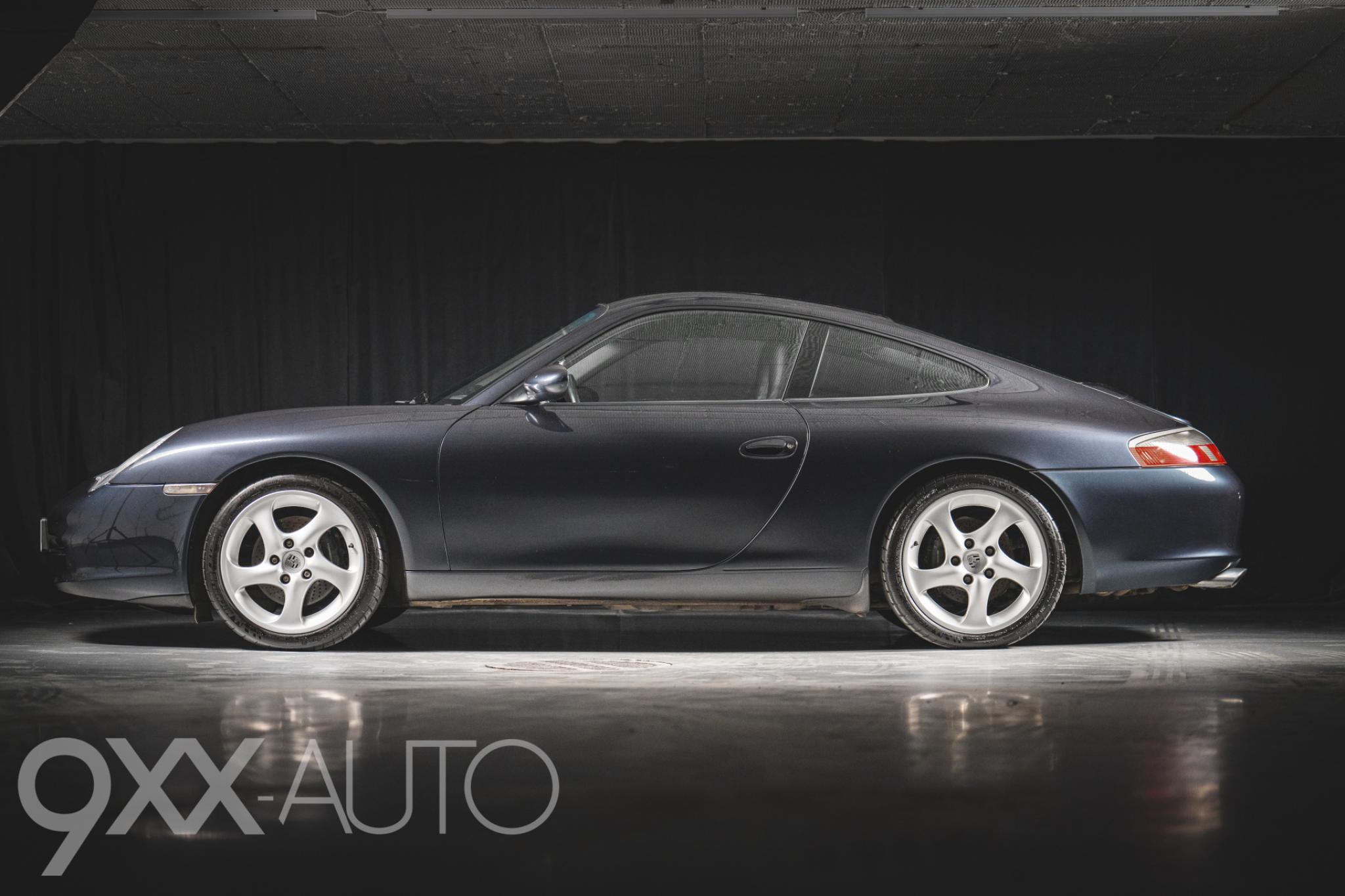 Musta Porsche 911 996.2 Manuaali, Takaveto!