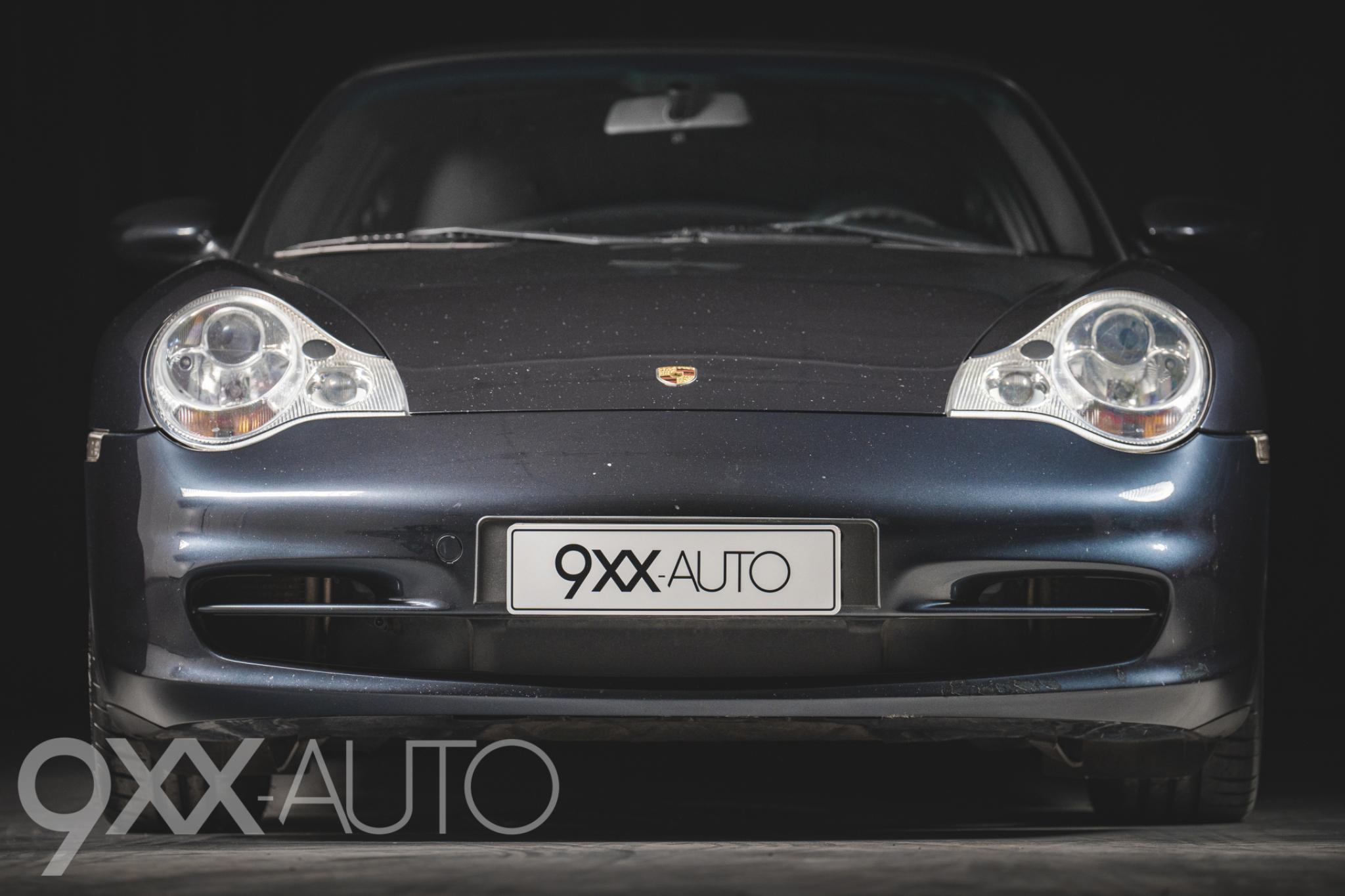 Musta Porsche 911 996.2 Manuaali, Takaveto!