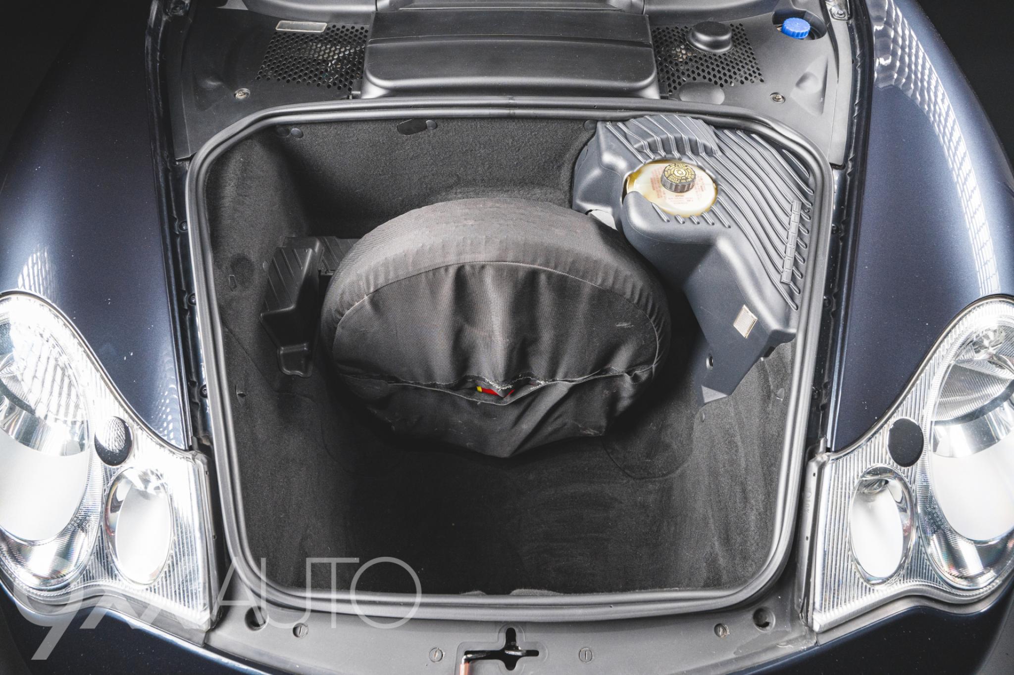 Musta Porsche 911 996.2 Manuaali, Takaveto!