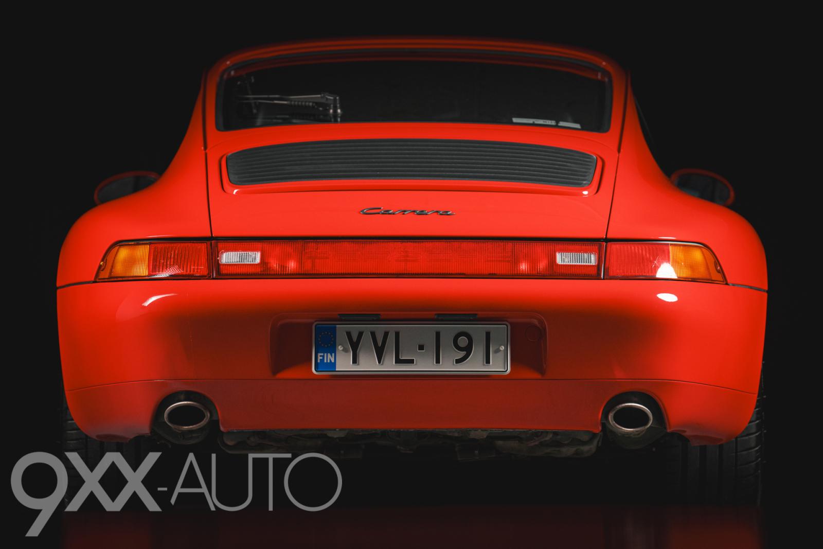 Punainen Porsche 911 993 Tiptronic