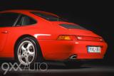 Punainen Porsche 911 993 Tiptronic