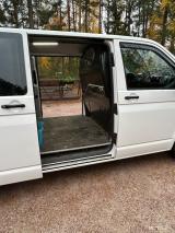 Valkoinen Volkswagen Transporter alusta 2,0 TDI 110kW DSG EU6 3200kg
