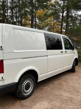 Valkoinen Volkswagen Transporter alusta 2,0 TDI 110kW DSG EU6 3200kg
