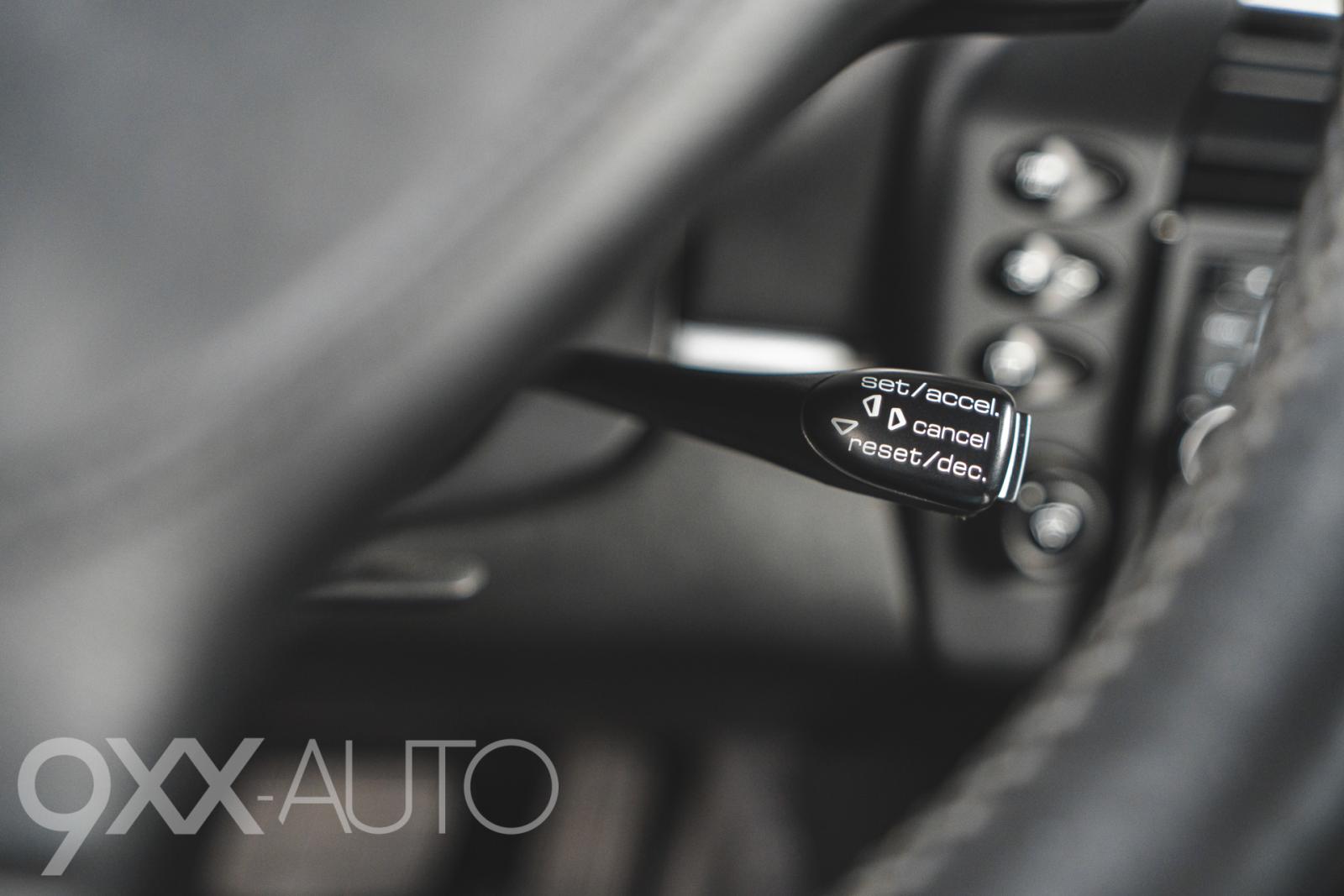 Musta Porsche 911 996 Turbo Tiptronic