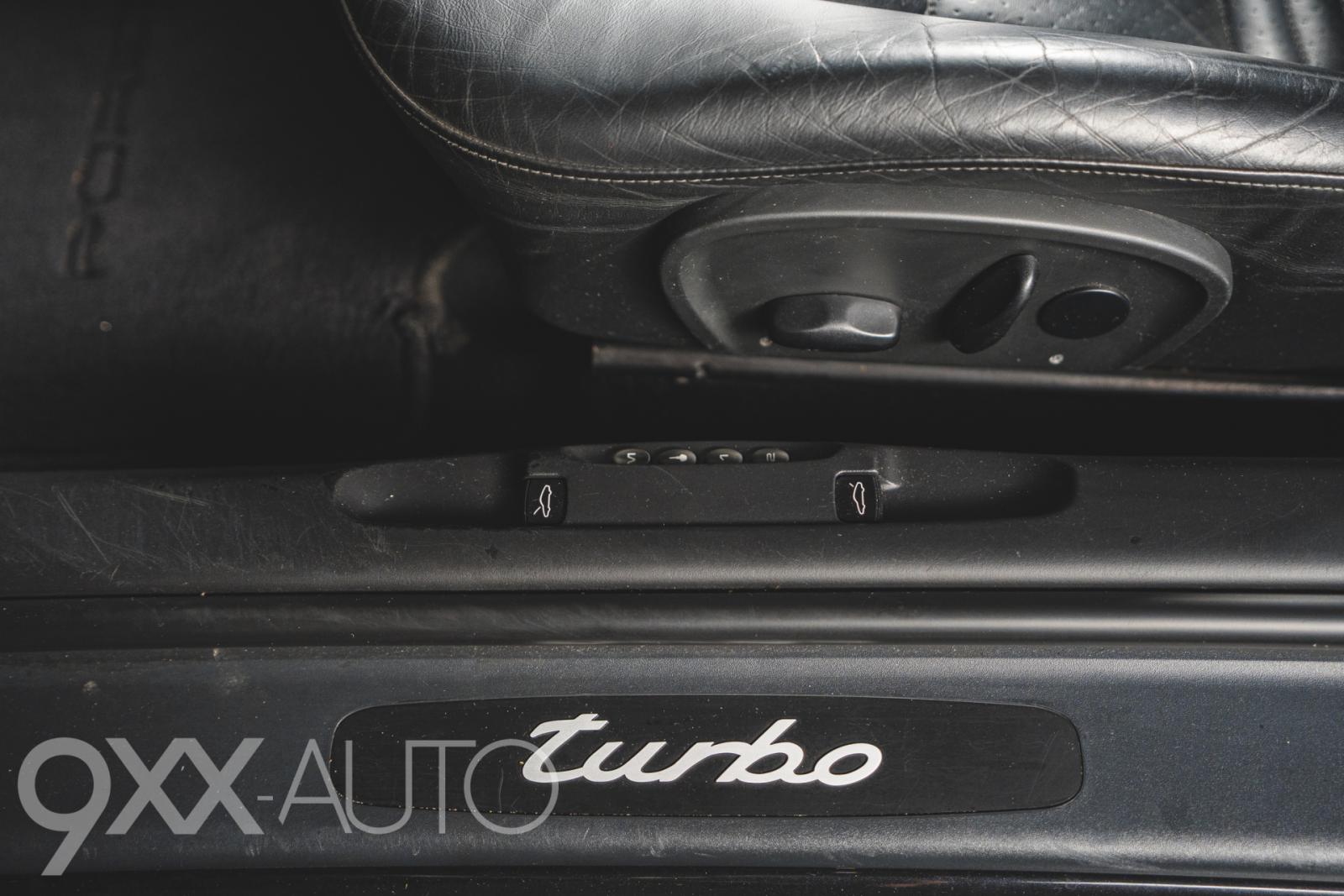 Musta Porsche 911 996 Turbo Tiptronic