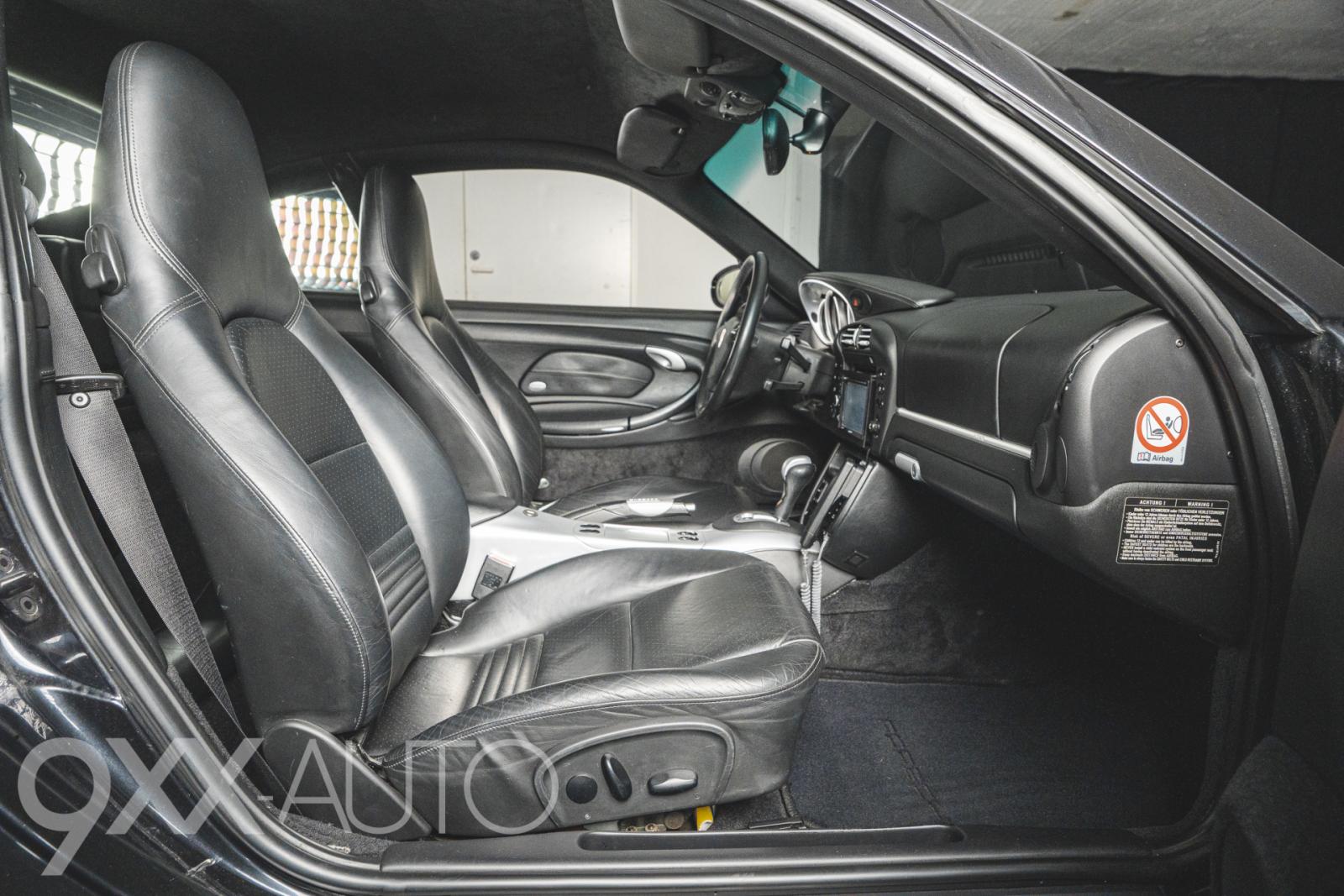 Musta Porsche 911 996 Turbo Tiptronic