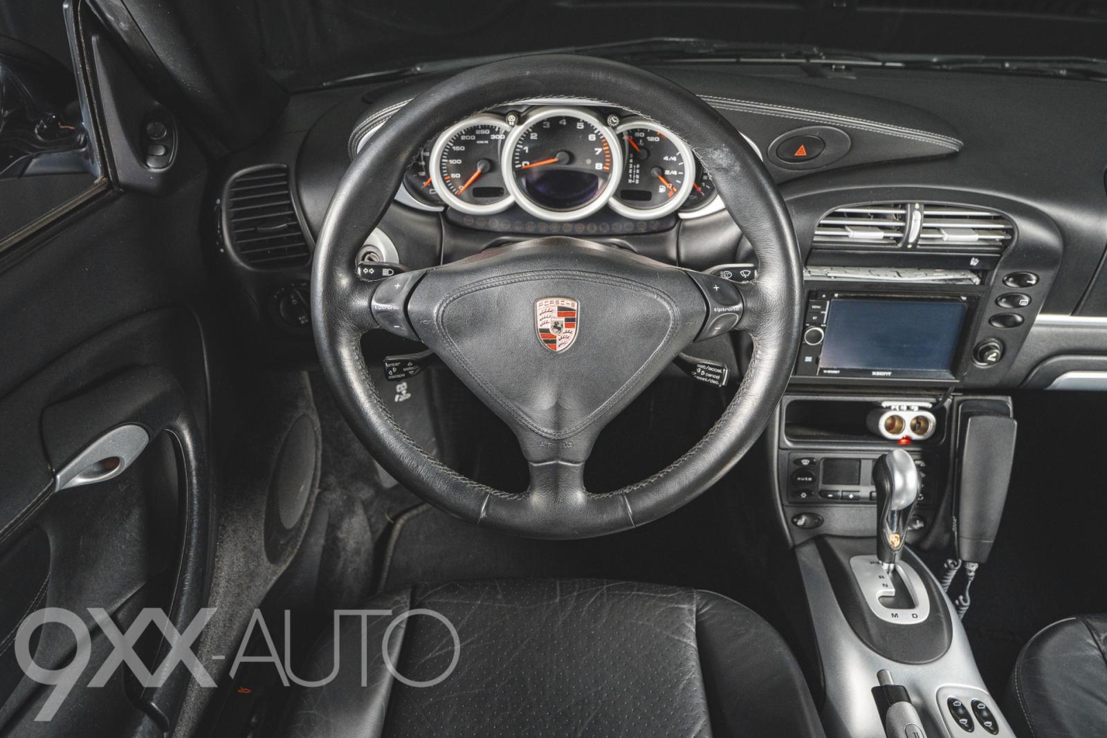Musta Porsche 911 996 Turbo Tiptronic