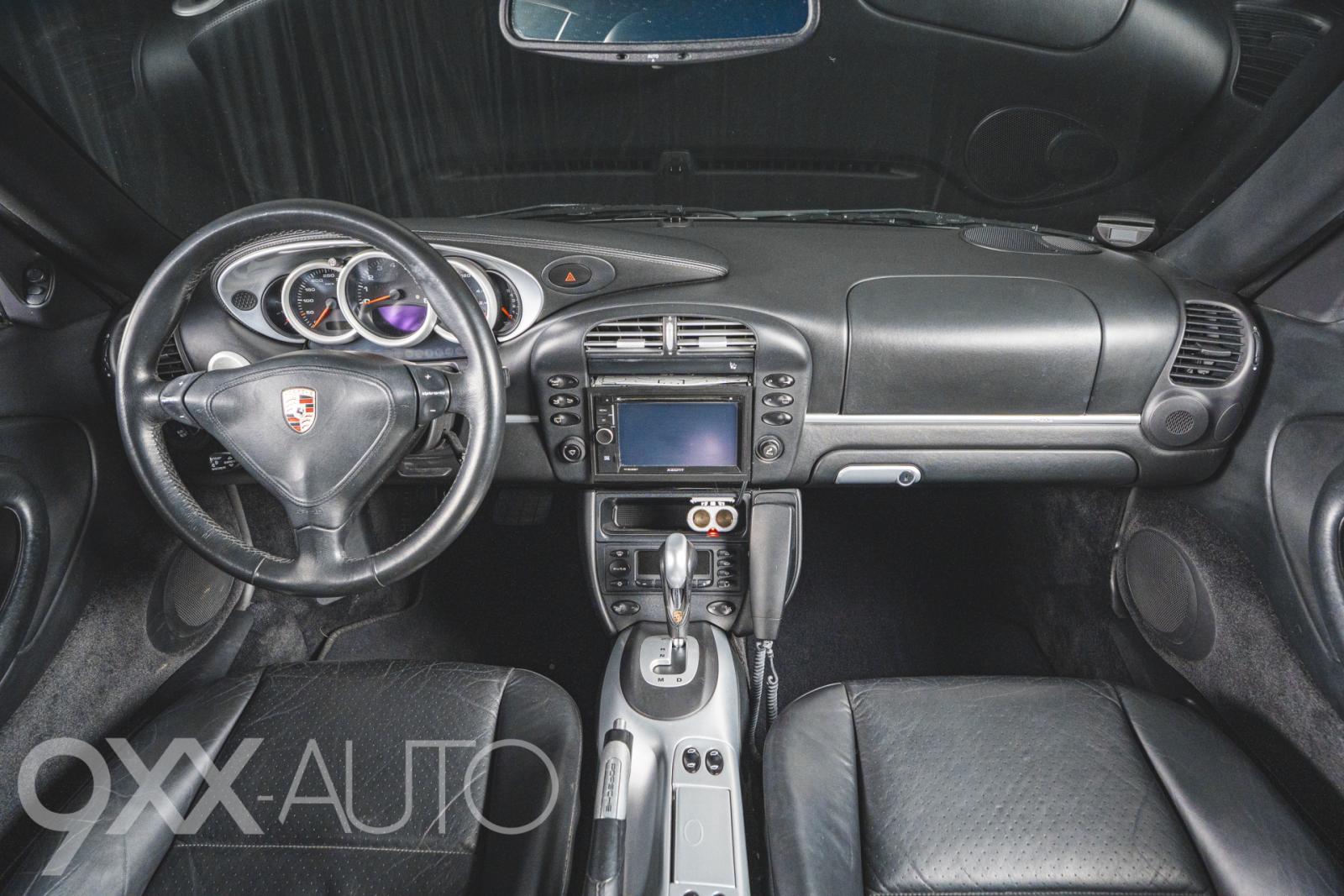 Musta Porsche 911 996 Turbo Tiptronic
