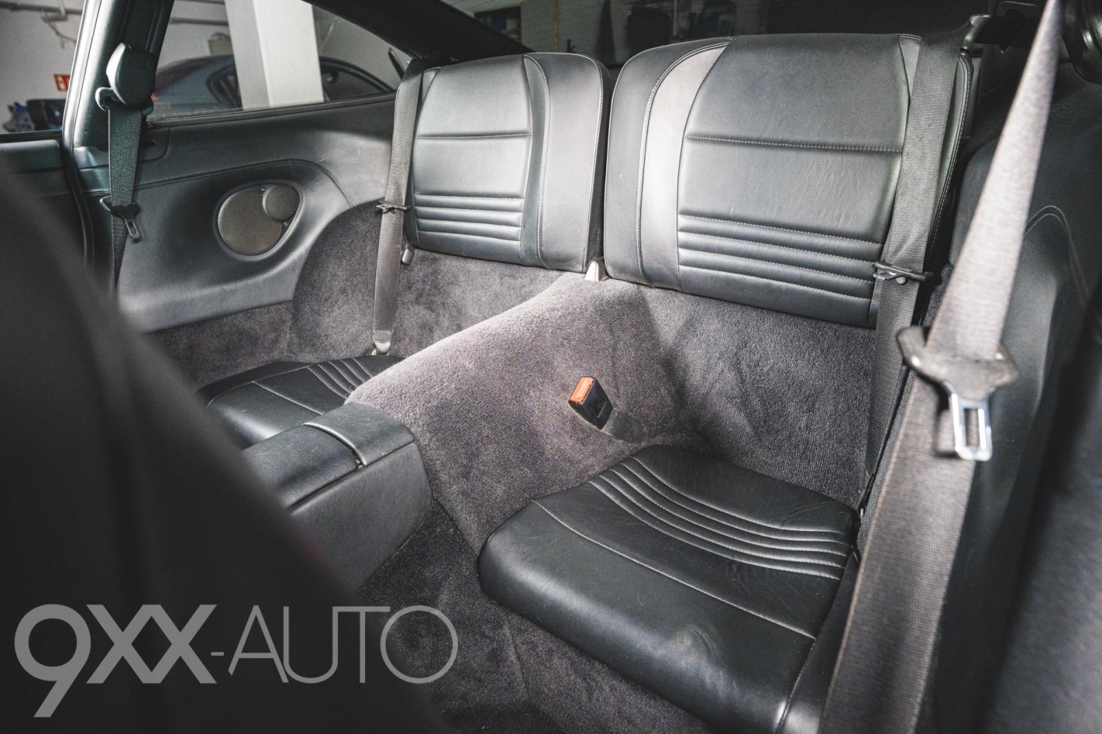 Musta Porsche 911 996 Turbo Tiptronic