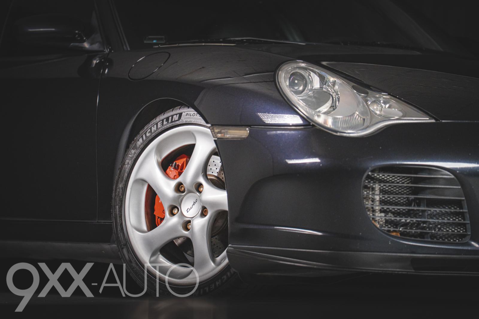 Musta Porsche 911 996 Turbo Tiptronic