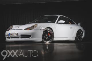 Valkoinen Porsche 911