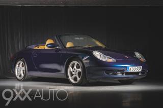 Sininen Porsche 911