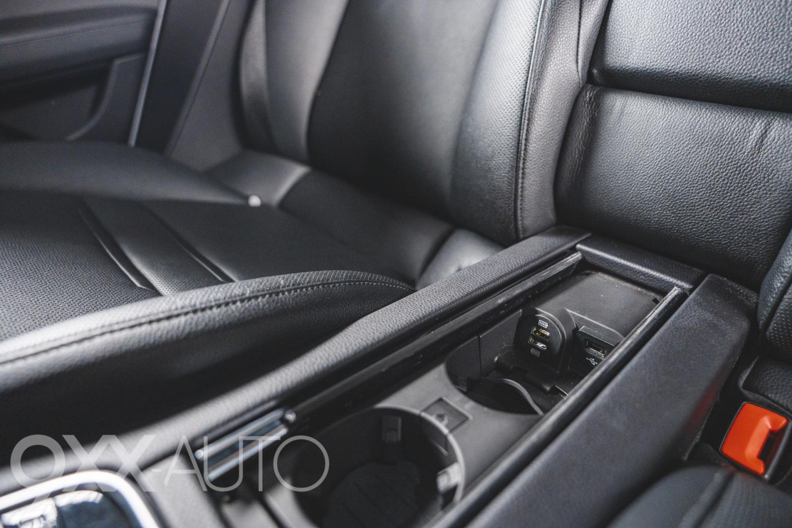 Harmaa Porsche Panamera 4 e-Hybrid *Huippuvarusteet!* *Nelipyöräohjaus!*