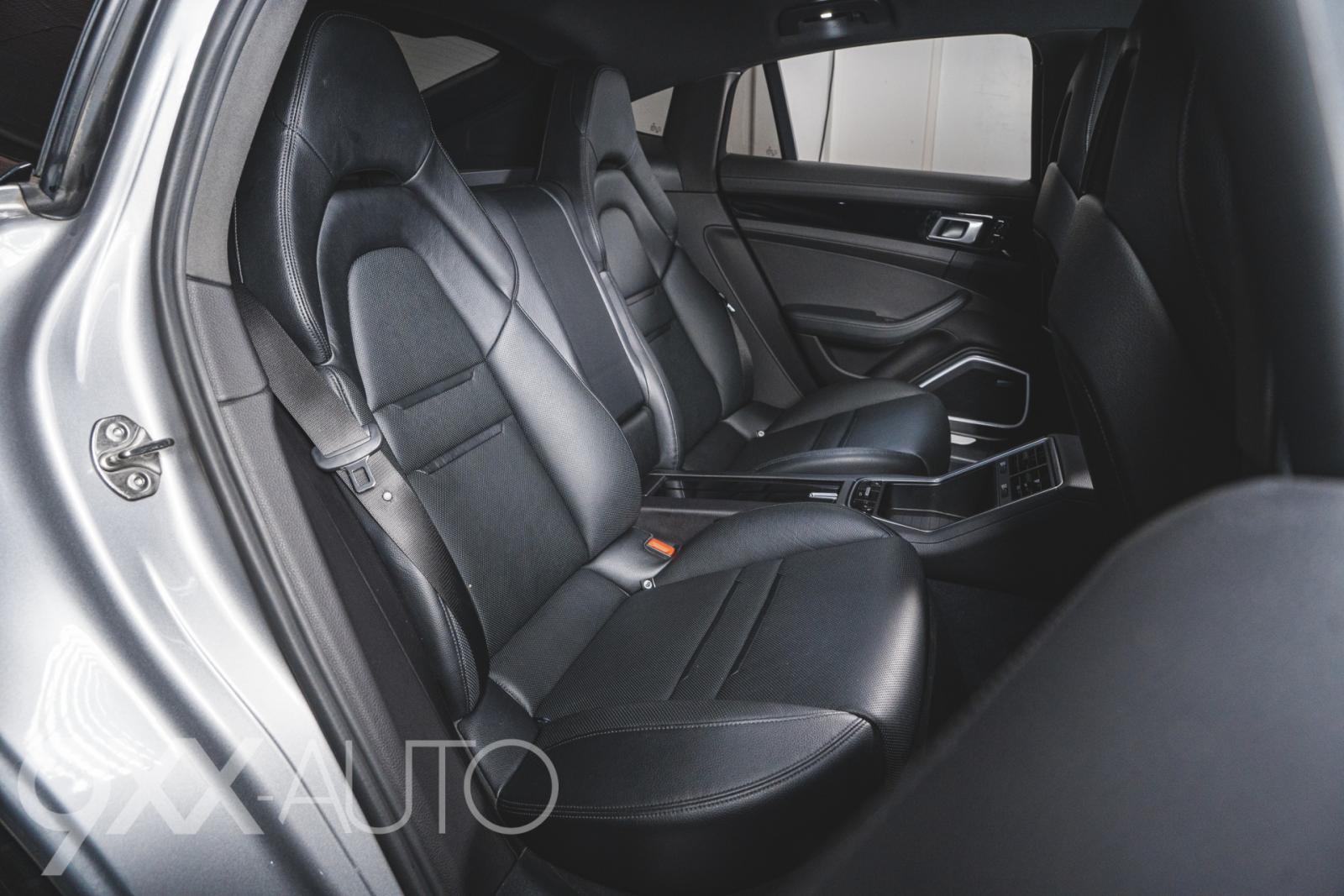 Harmaa Porsche Panamera 4 e-Hybrid *Huippuvarusteet!* *Nelipyöräohjaus!*