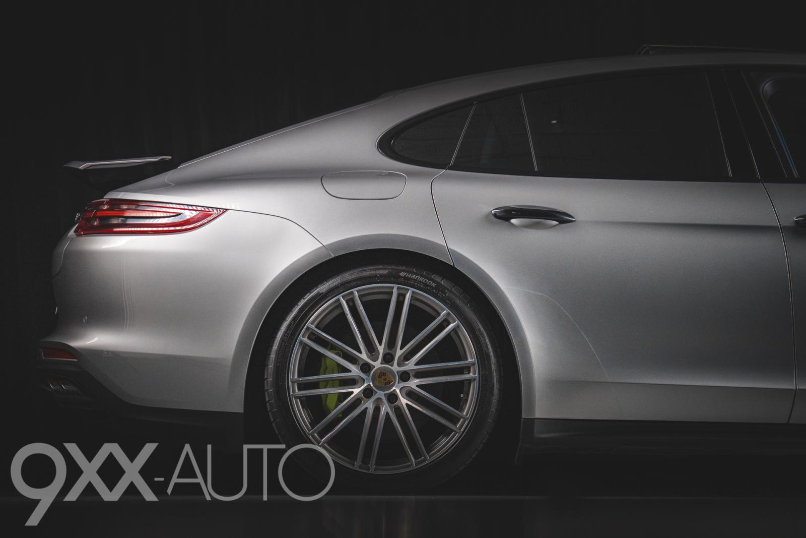 Harmaa Porsche Panamera 4 e-Hybrid *Huippuvarusteet!* *Nelipyöräohjaus!*