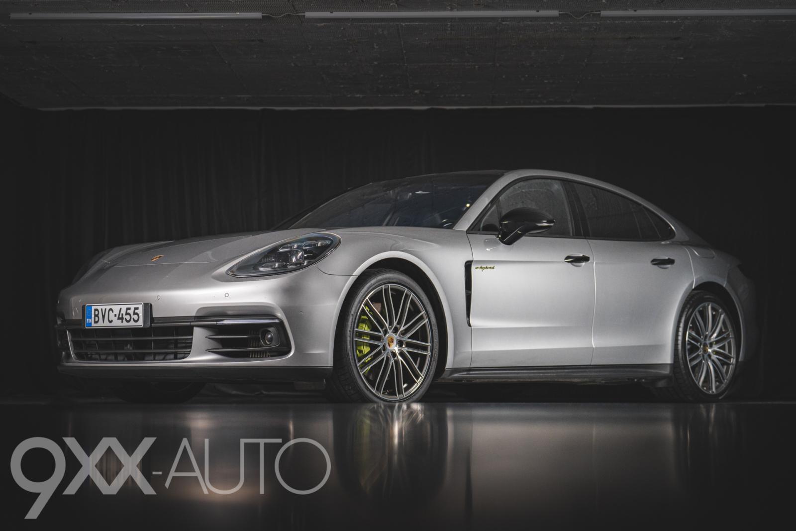 Harmaa Porsche Panamera 4 e-Hybrid *Huippuvarusteet!* *Nelipyöräohjaus!*