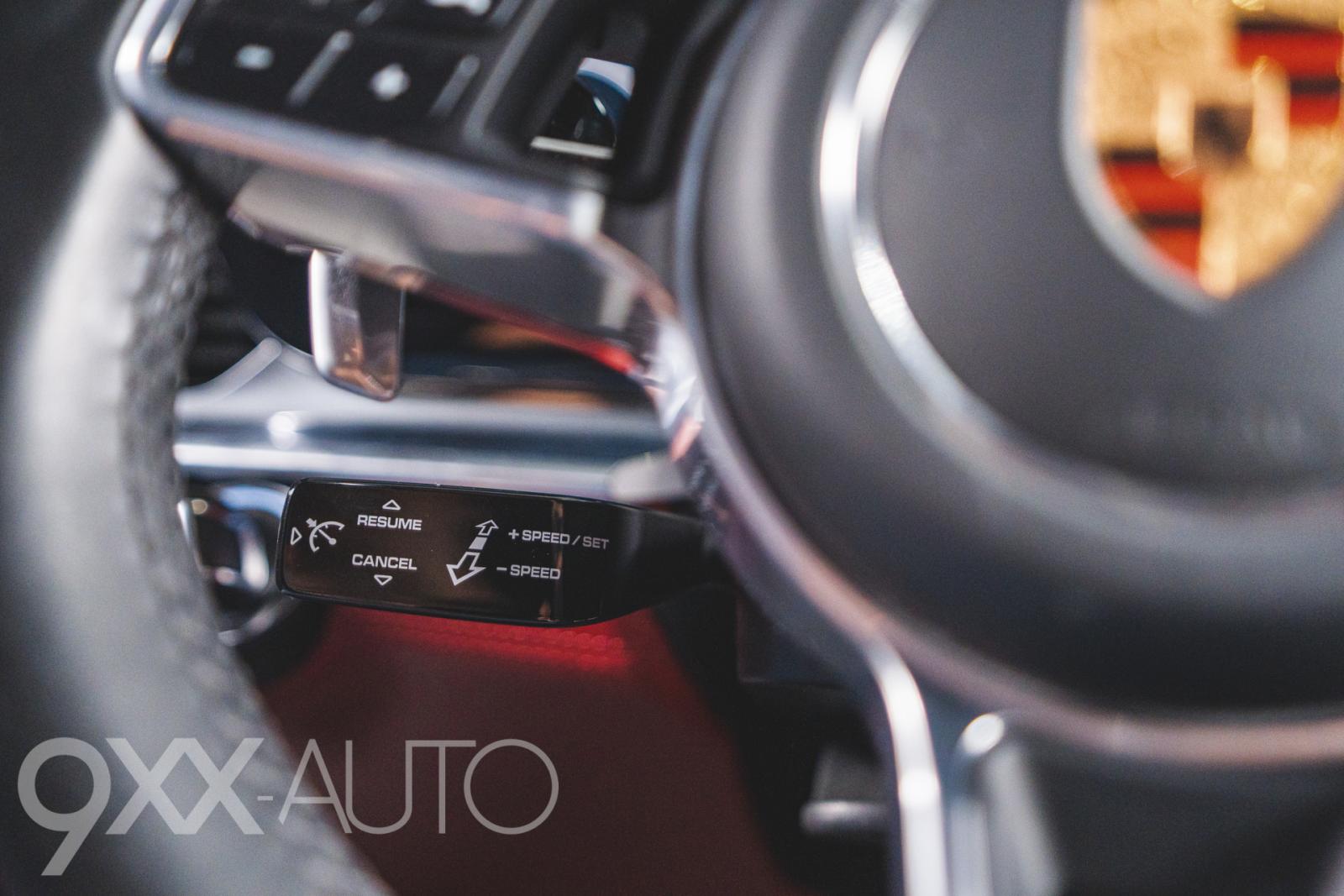 Musta Porsche Panamera Panamera Hybrid Sport Turismo
Sport Chrono