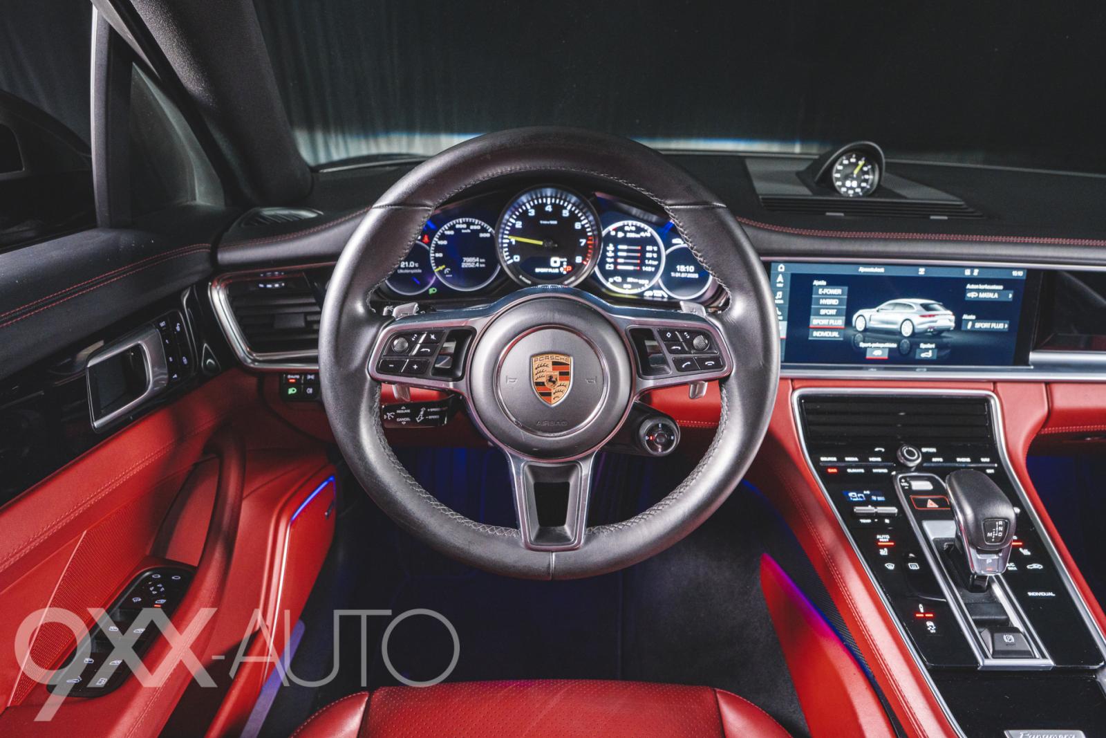 Musta Porsche Panamera Panamera Hybrid Sport Turismo
Sport Chrono