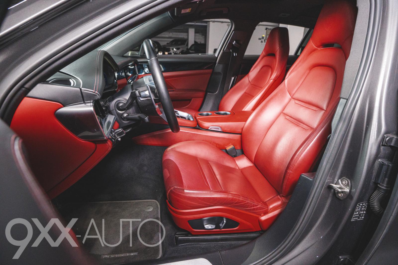 Musta Porsche Panamera Panamera Hybrid Sport Turismo
Sport Chrono