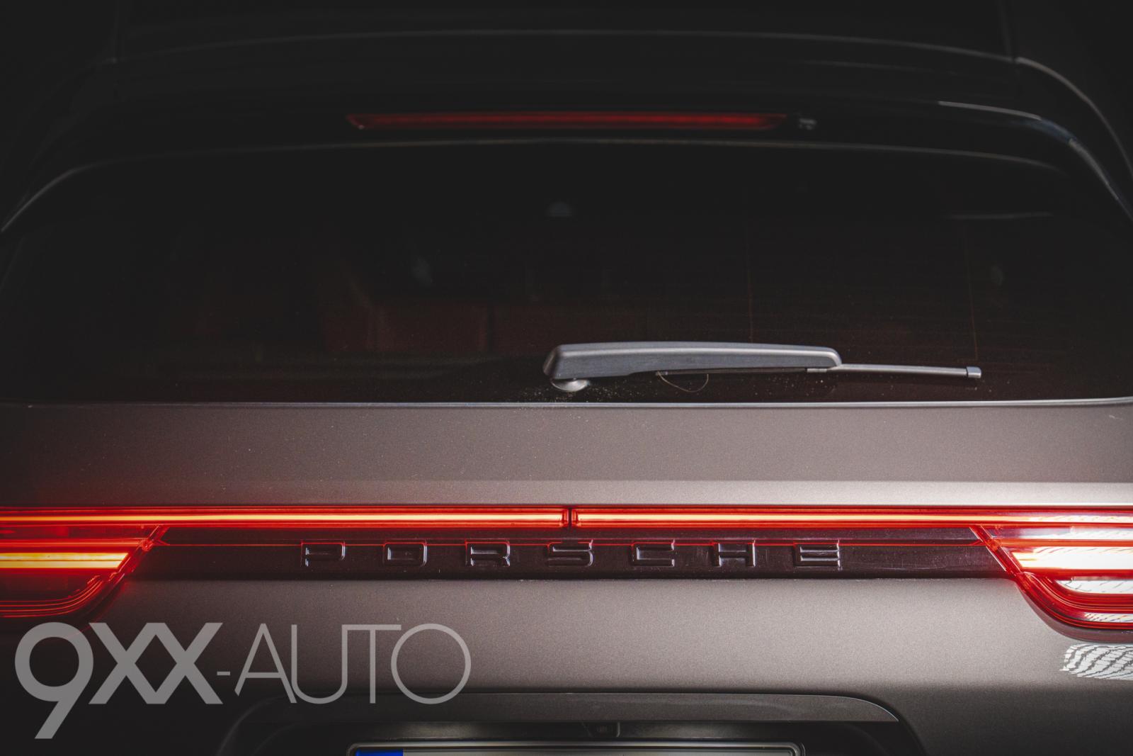 Musta Porsche Panamera Panamera Hybrid Sport Turismo
Sport Chrono