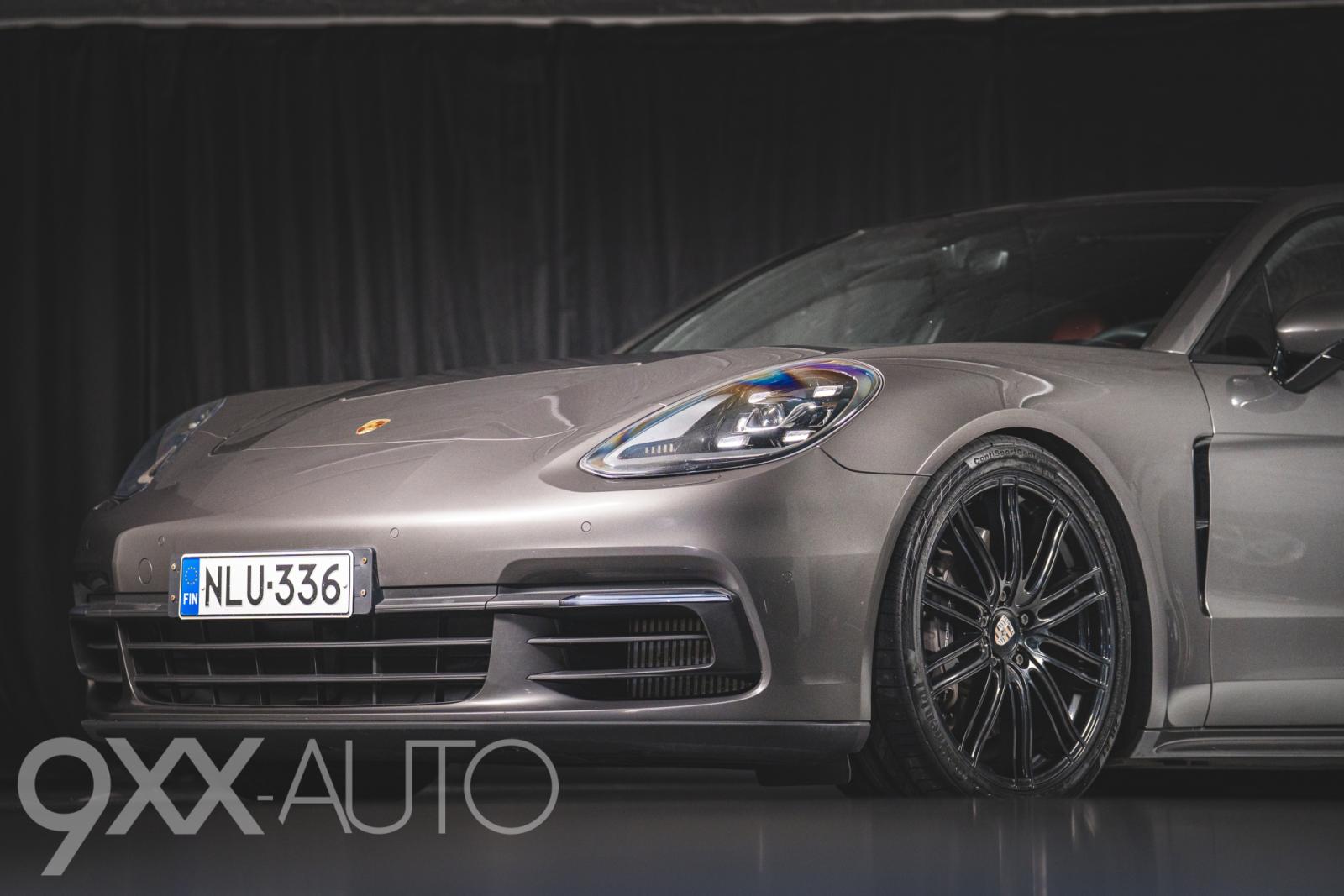 Musta Porsche Panamera Panamera Hybrid Sport Turismo
Sport Chrono