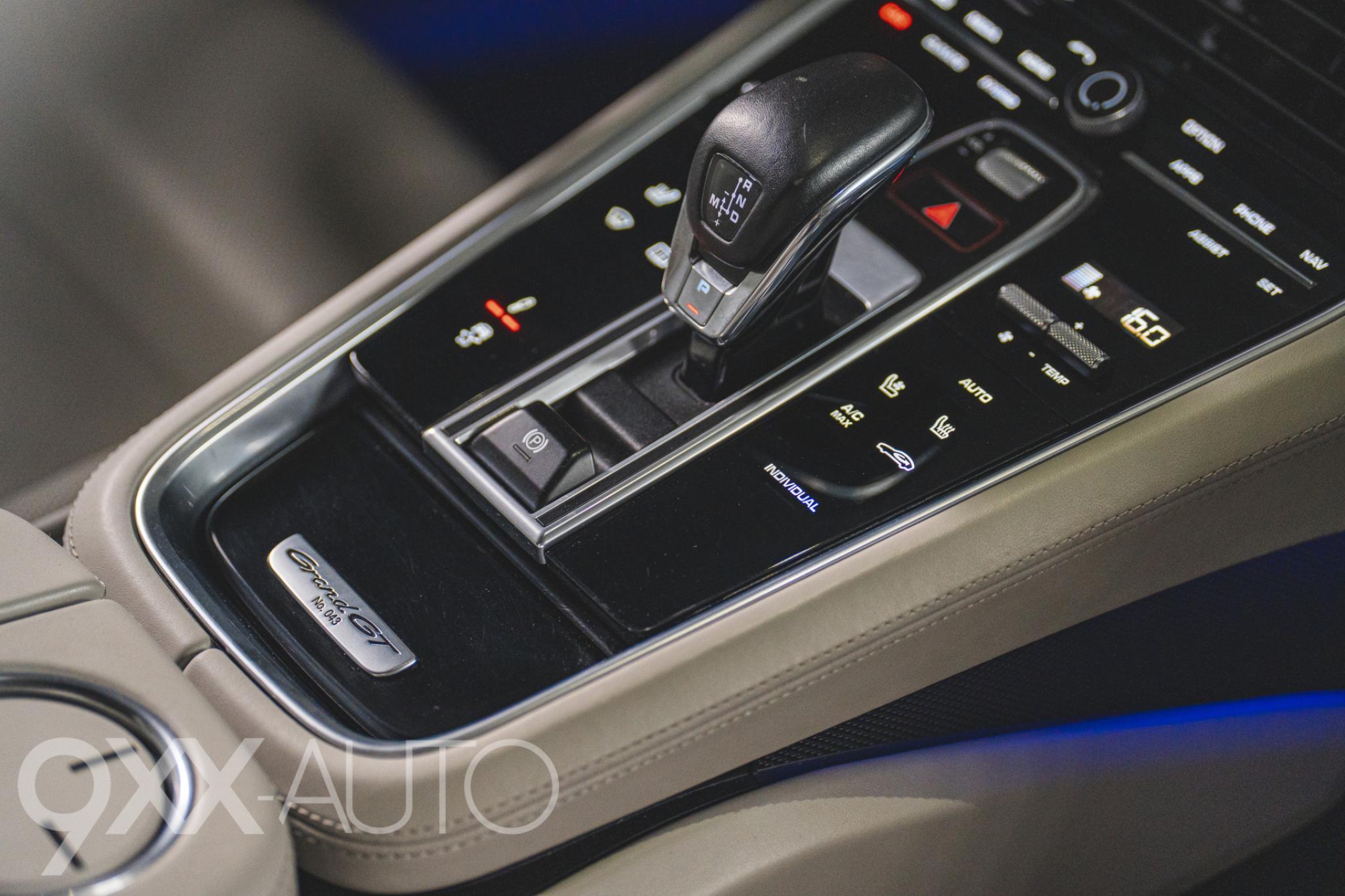 Harmaa Porsche Panamera Turbo S e-Hybrid *Techart Grand GT*