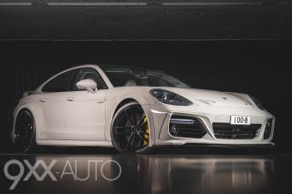 Harmaa Porsche Panamera