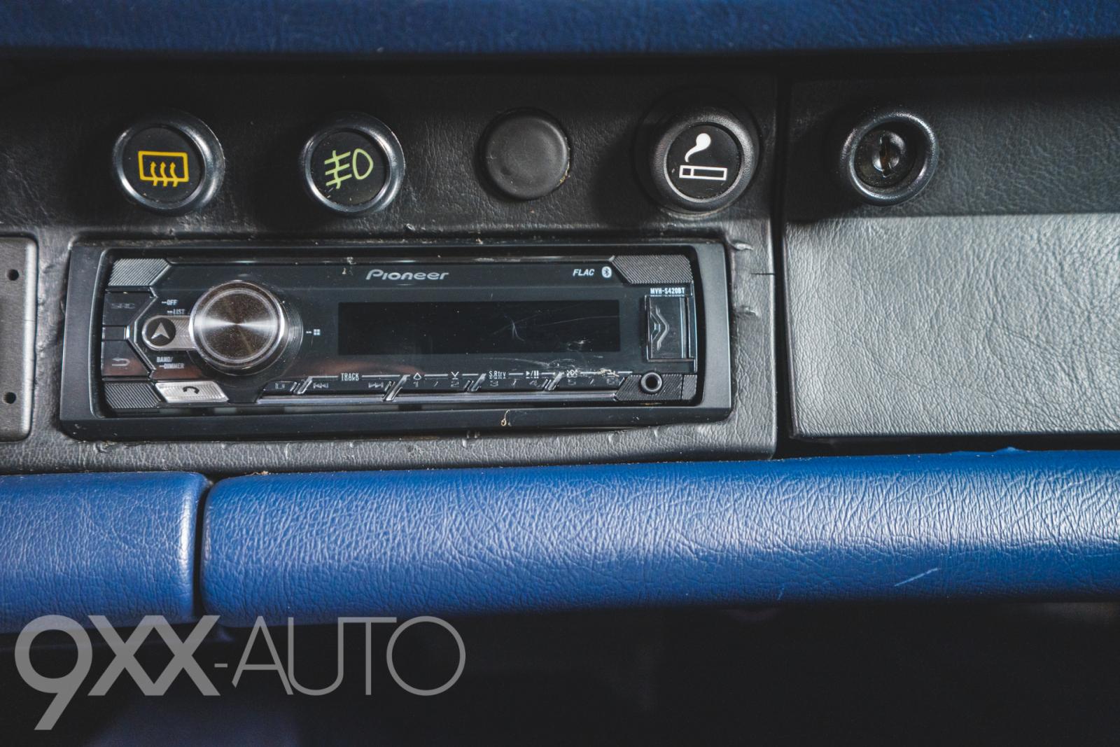 Sininen Porsche 911 964 C2 Manuaali *Suomiauto!*