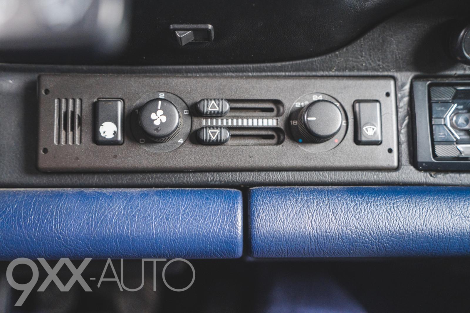 Sininen Porsche 911 964 C2 Manuaali *Suomiauto!*