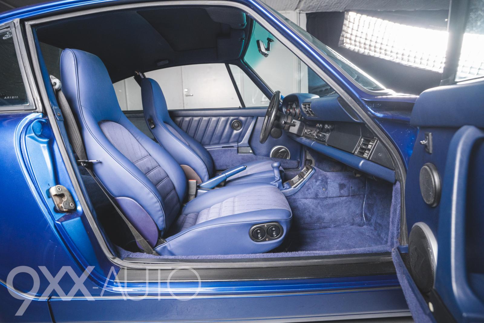 Sininen Porsche 911 964 C2 Manuaali *Suomiauto!*