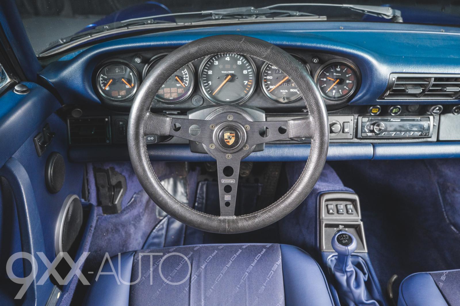 Sininen Porsche 911 964 C2 Manuaali *Suomiauto!*