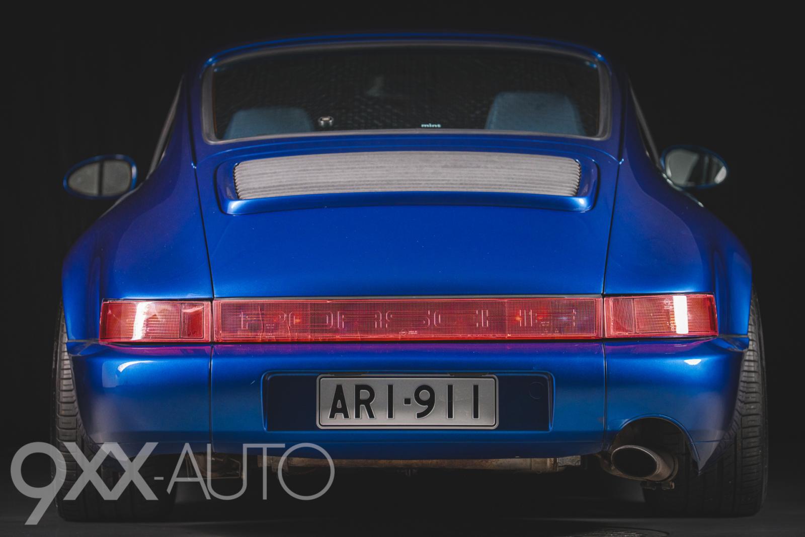 Sininen Porsche 911 964 C2 Manuaali *Suomiauto!*