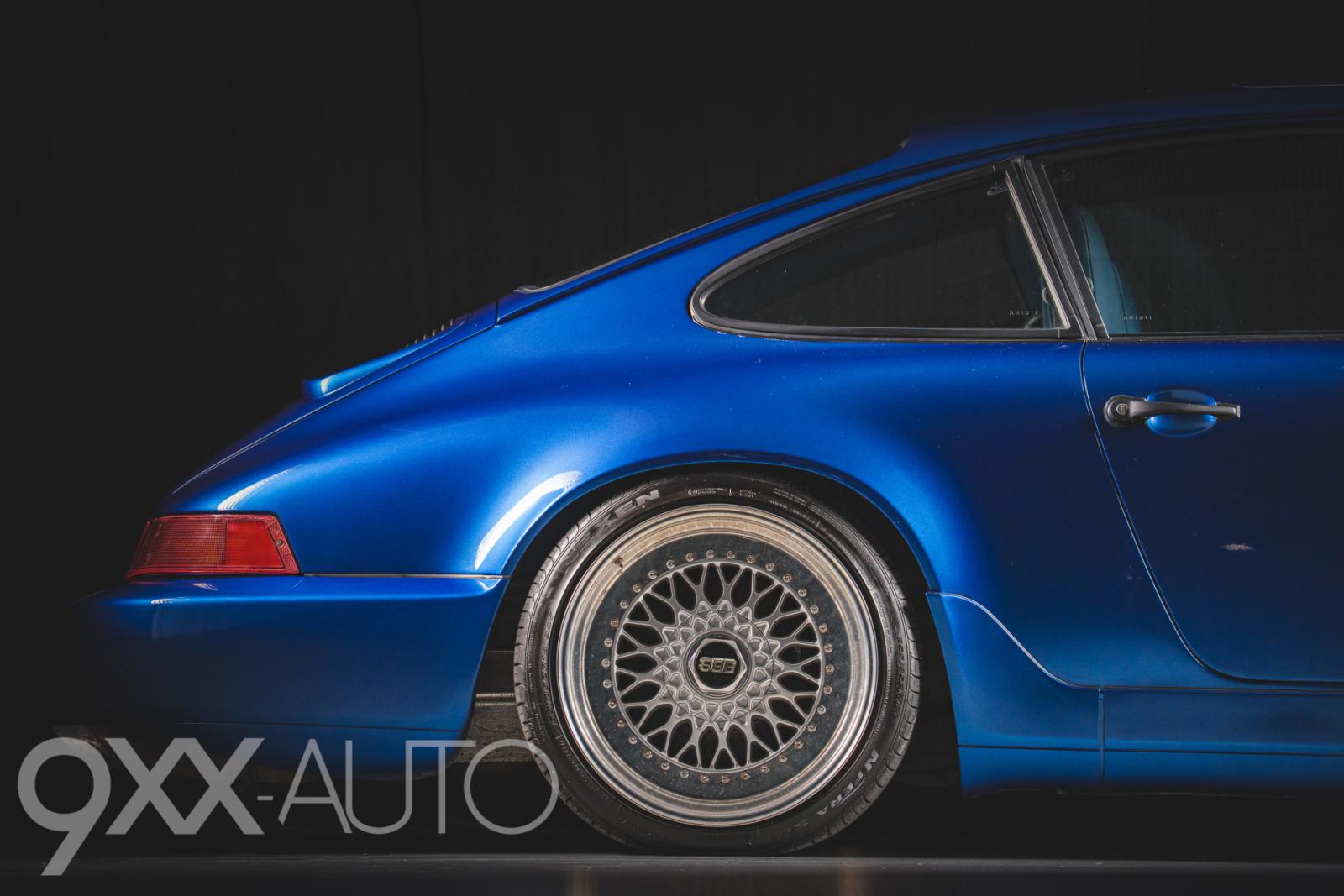 Sininen Porsche 911 964 C2 Manuaali *Suomiauto!*