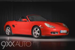 Punainen Porsche Boxster