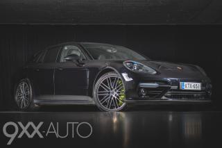 Musta Porsche Panamera