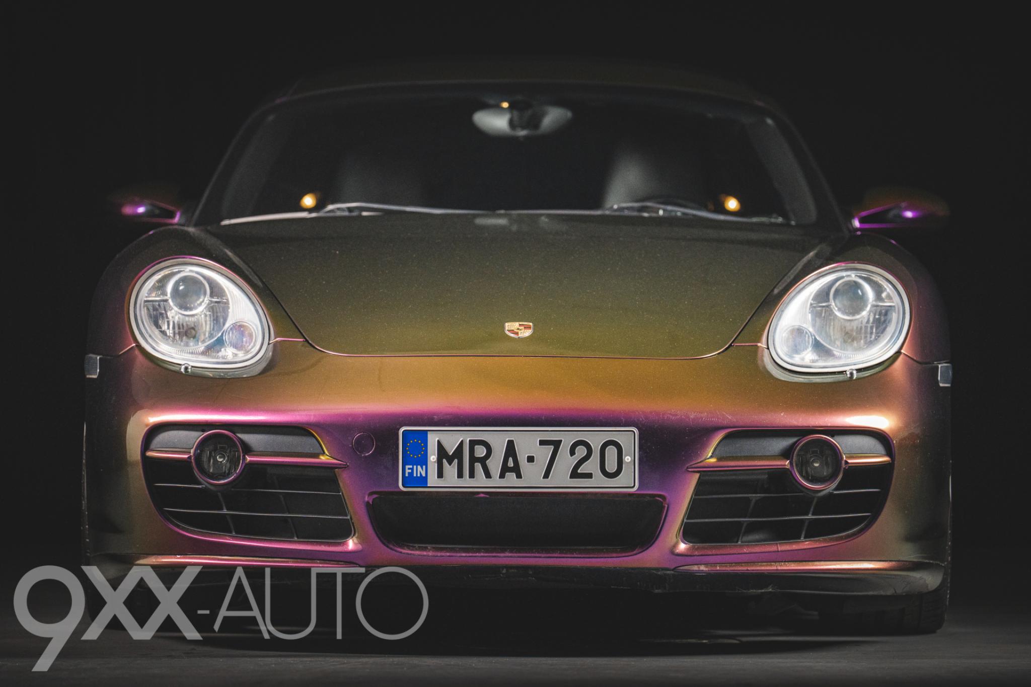 Musta Porsche Cayman S 3.4 Manuaali