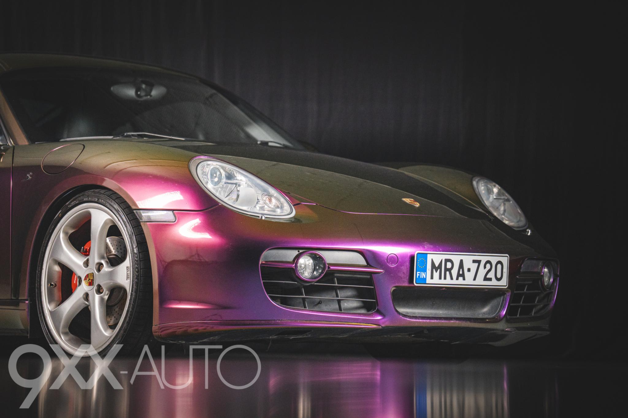 Musta Porsche Cayman S 3.4 Manuaali