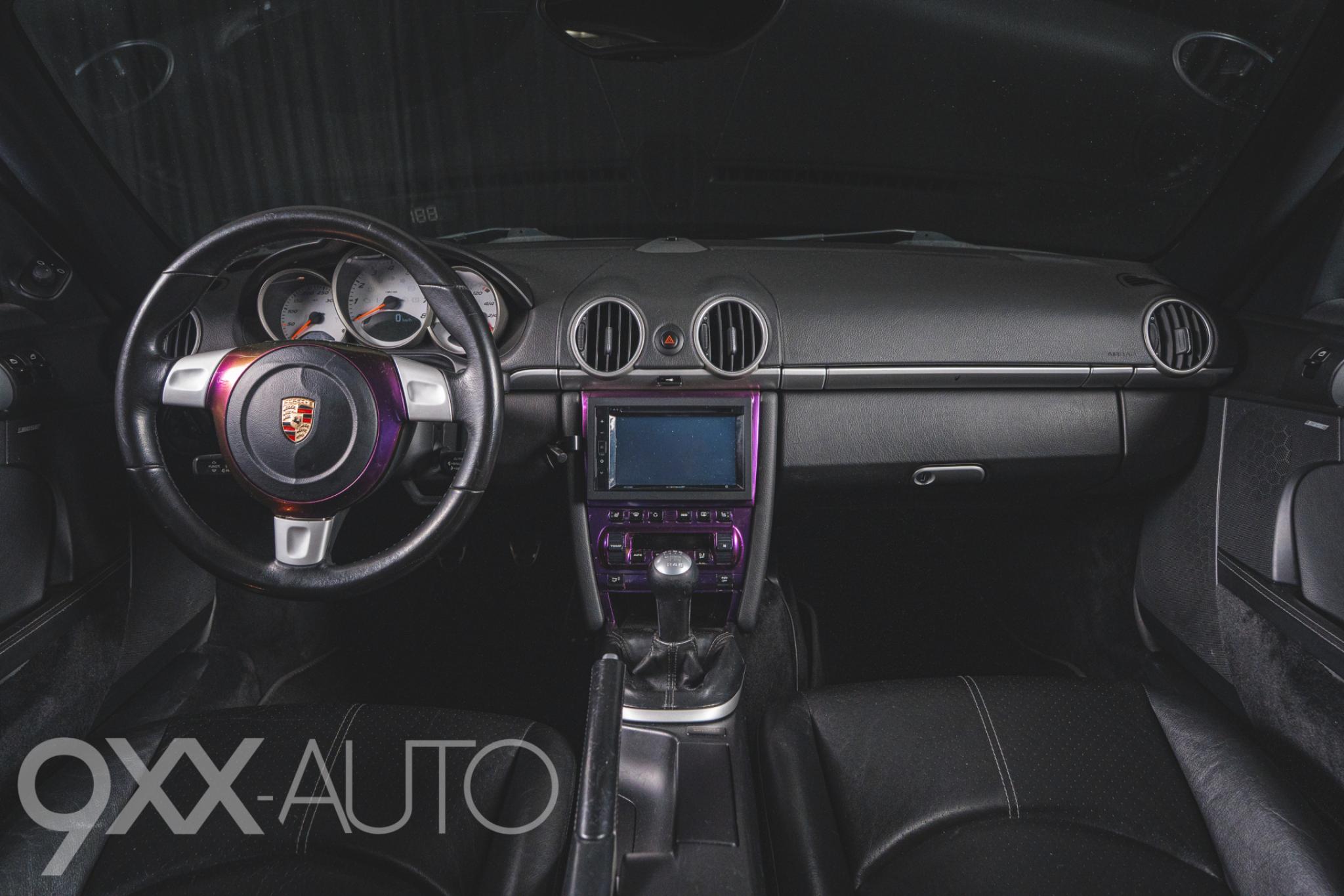 Musta Porsche Cayman S 3.4 Manuaali