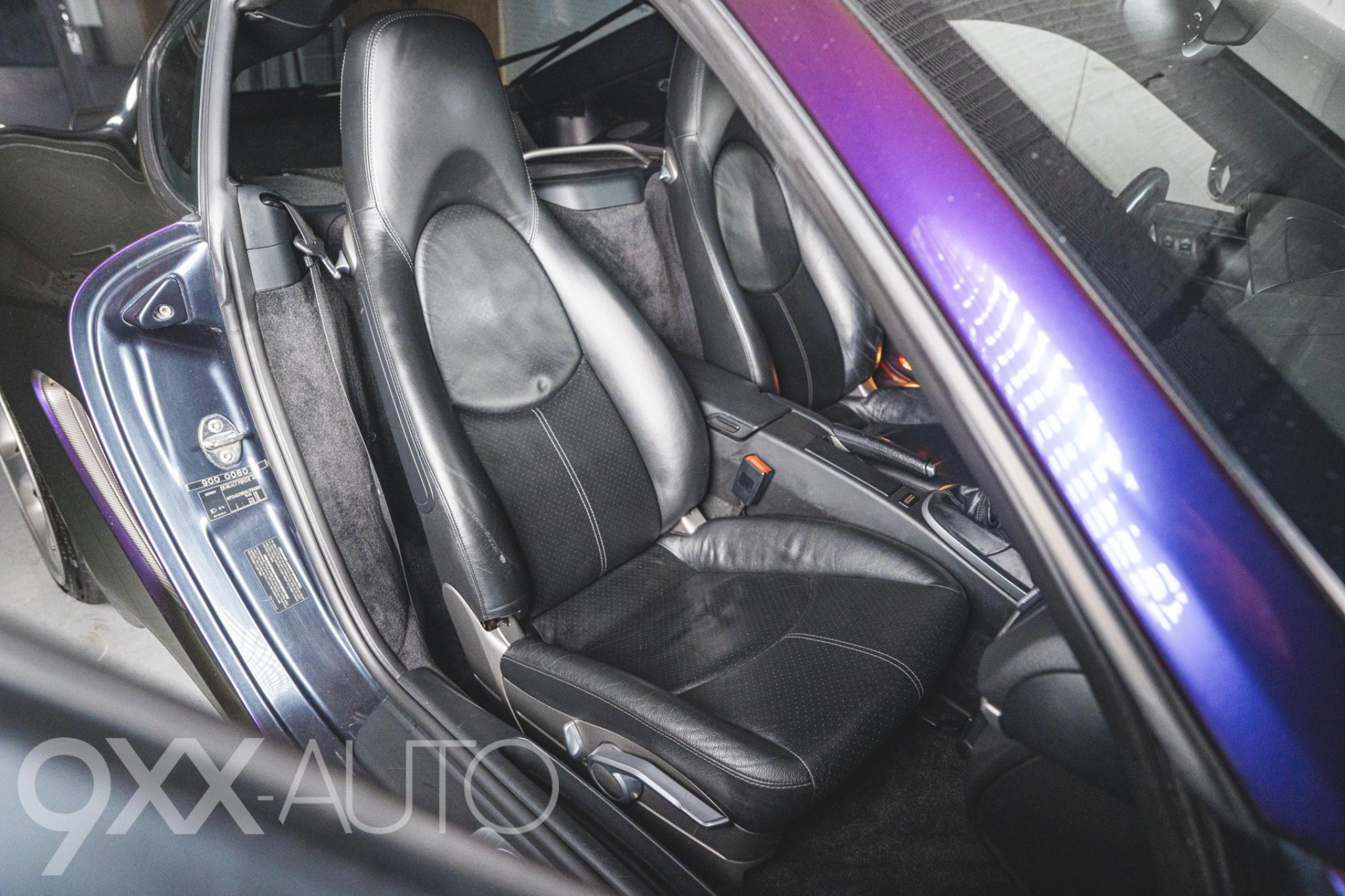 Musta Porsche Cayman S 3.4 Manuaali