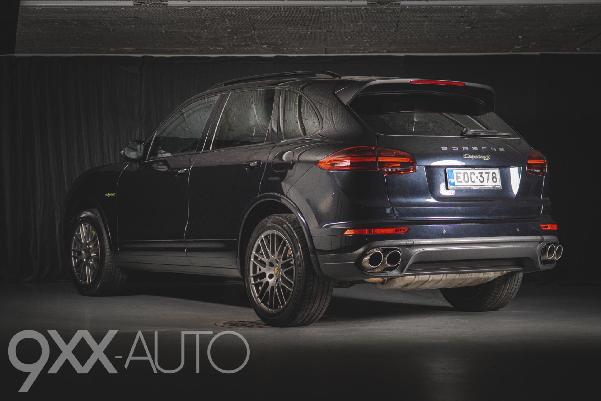 Musta Porsche Cayenne S e-Hybrid Platinum Edition