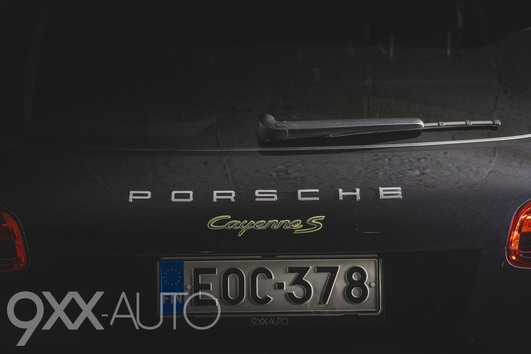 Musta Porsche Cayenne S e-Hybrid Platinum Edition