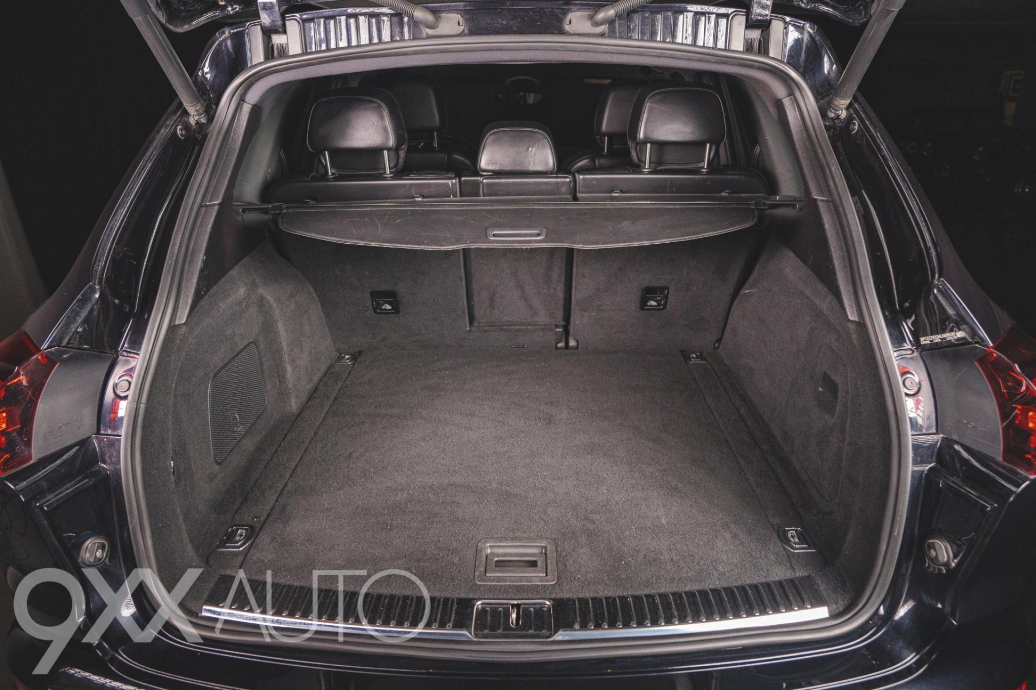 Musta Porsche Cayenne S e-Hybrid Platinum Edition