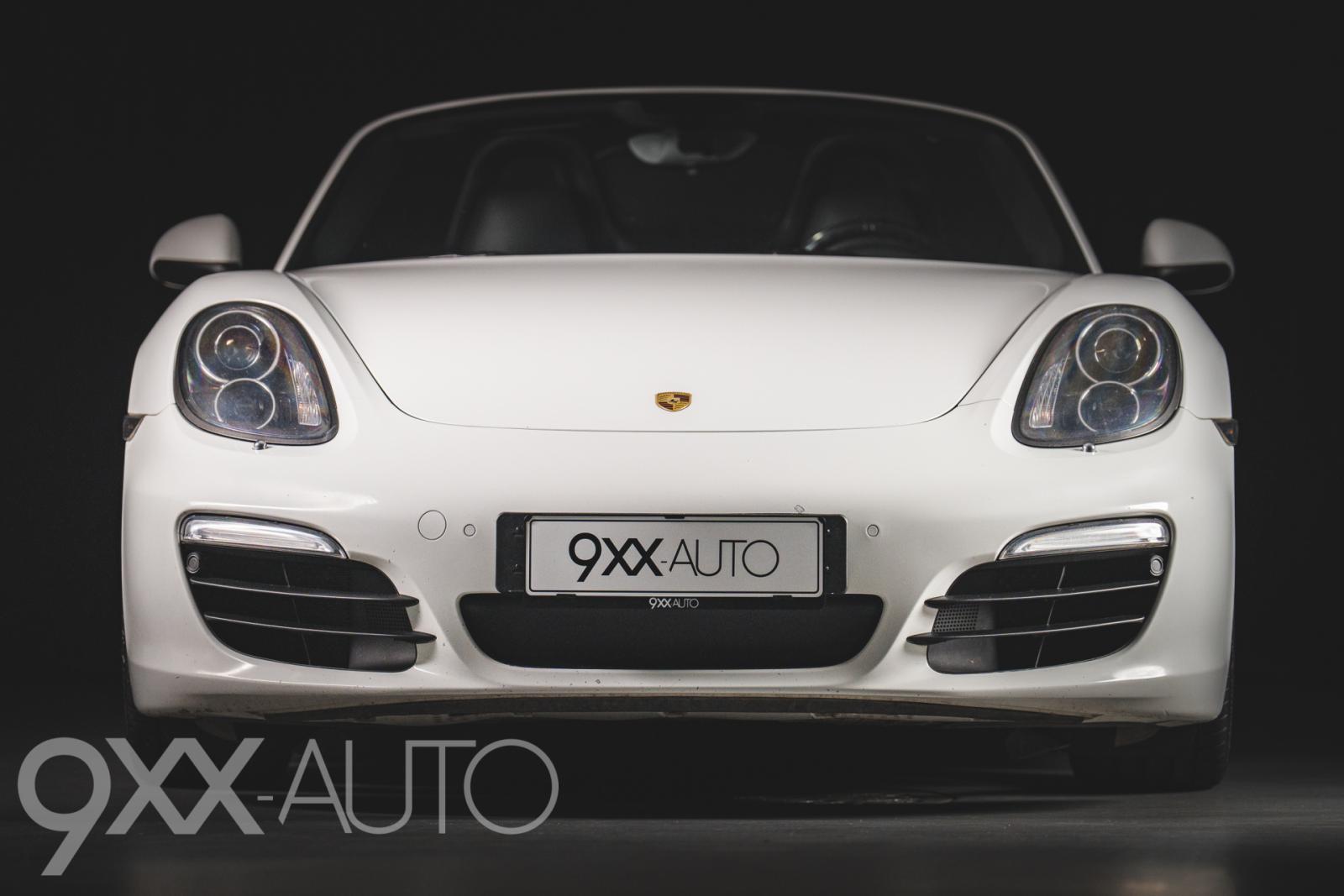 Valkoinen Porsche Boxster S 981 PDK