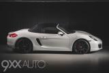 Valkoinen Porsche Boxster S 981 PDK